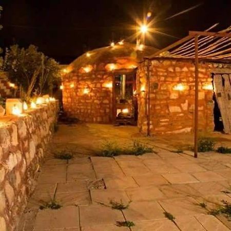 Guest House Attallah ワディ・ムーサ エクステリア 写真